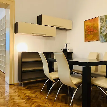 Salon Savamala *