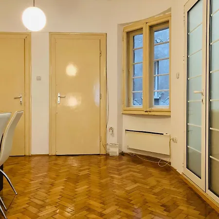 Salon Savamala